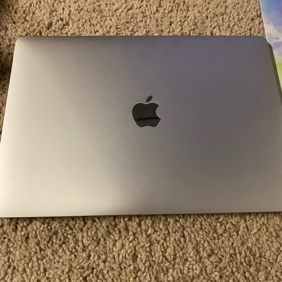 COPY - MacBook Pro - Picture 5 of 12